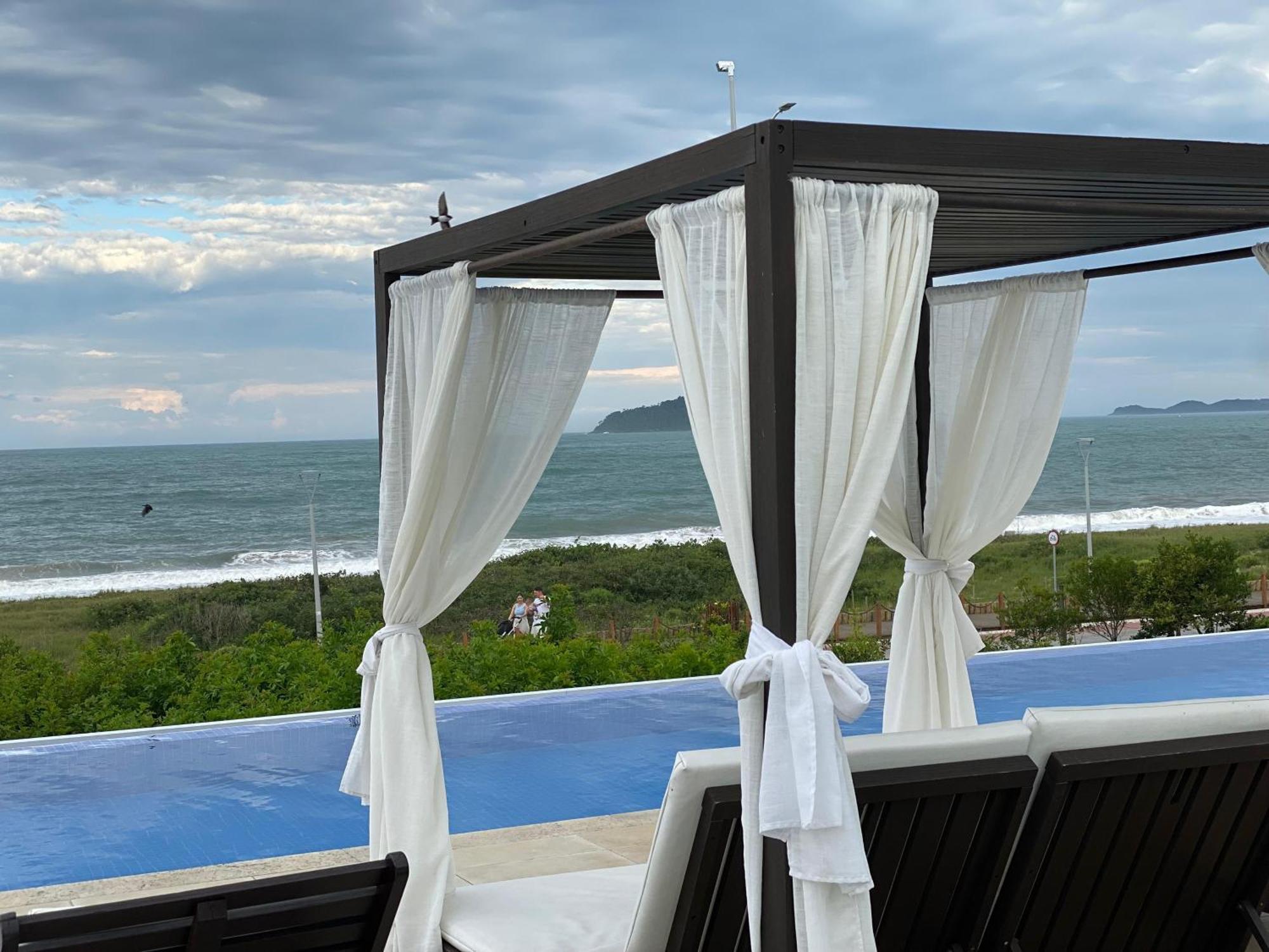 Bali Beach Home Club Rogga Beira Mar - Balneario Picarras Bagian luar foto